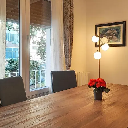 Lejlighed Gorgeous In With Kitchen *